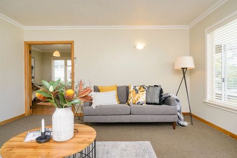 Photo of property in 16 Newcastle Street, Hokowhitu, Palmerston North, 4410
