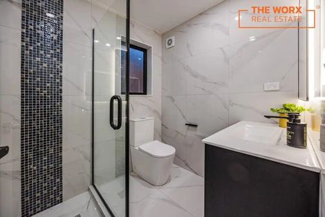 Photo of property in 32c Grande Vue Road, Hillpark, Auckland, 2102
