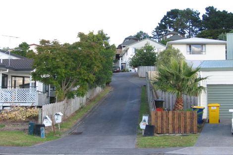 Photo of property in 2/26 Barbados Drive, Unsworth Heights, Auckland, 0632