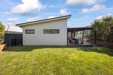 Photo of property in 10 Pateke Drive, Kenepuru, Porirua, 5022