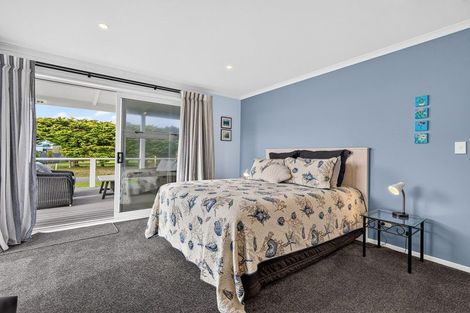 Photo of property in 4 Pinedale Crescent, Riversdale Beach, Masterton, 5872