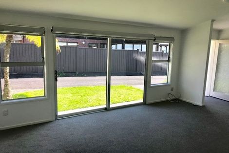 Photo of property in 1/16 Otakau Road, Milford, Auckland, 0620