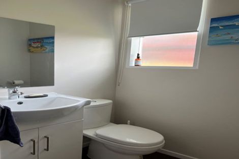 Photo of property in 10 Braemar Road, Rothesay Bay, Auckland, 0630