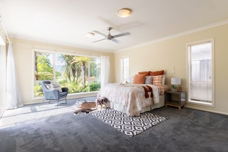 Photo of property in 4 Fairway Oaks Drive, Waikanae Beach, Waikanae, 5036