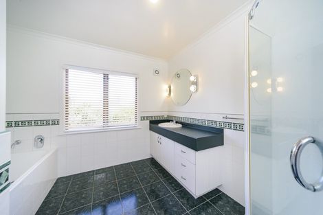 Photo of property in 28a Karina Terrace, Roslyn, Palmerston North, 4414