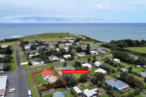 Photo of property in 10 Tennyson Street, Opunake, 4616