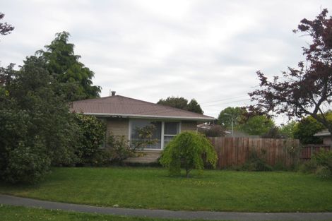 Photo of property in 16 Pimlico Place, Bishopdale, Christchurch, 8053