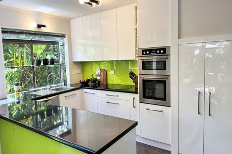 Photo of property in 11 Fitzpatrick Place, Chatswood, Auckland, 0626