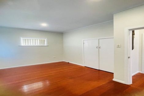 Photo of property in 172 Rangitoto Road, Papatoetoe, Auckland, 2025