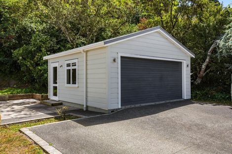 Photo of property in 9 Airlie Road, Plimmerton, Porirua, 5026