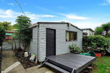Photo of property in 1/20 Mile Place, Henderson, Auckland, 0612