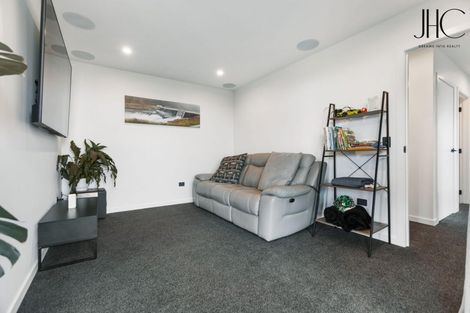 Photo of property in 6 Cassidy Way, Springvale, Alexandra, 9391