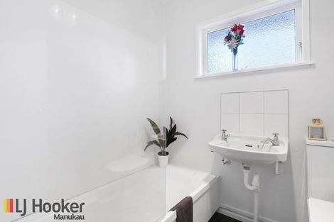Photo of property in 1/5 Keldale Place, Forrest Hill, Auckland, 0620