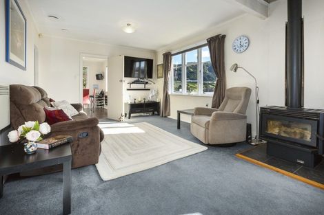 Photo of property in 93 Bell Street, Tawa, Wellington, 5028