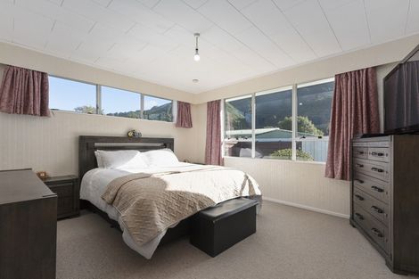Photo of property in 176 California Drive, Totara Park, Upper Hutt, 5018