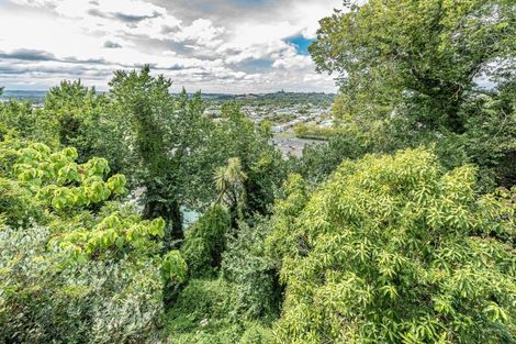Photo of property in 4 Great North Road, Saint Johns Hill, Whanganui, 4500