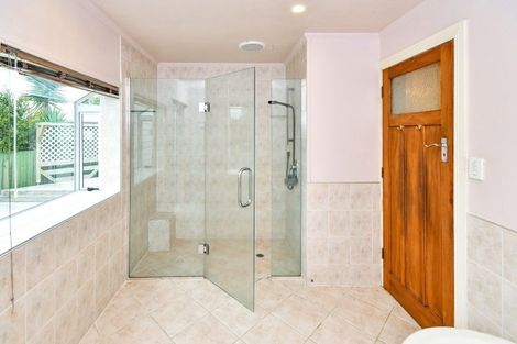 Photo of property in 3 Trentham Road, Papakura, 2110