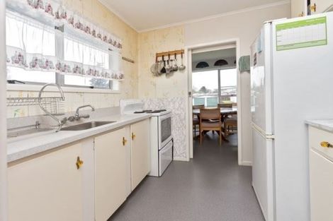 Photo of property in 2 Heyford Close, Mangere, Auckland, 2022