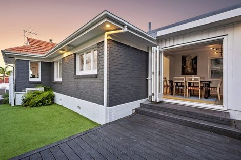 Photo of property in 2/28 Williamson Avenue, Grey Lynn, Auckland, 1021