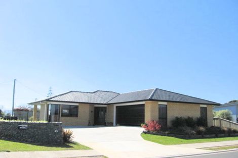 Photo of property in 1 Cobham Lane, Whitianga, 3510