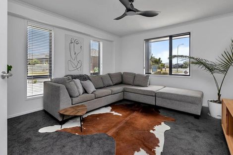 Photo of property in 50 Ocean View Rise, Ruakaka, 0116