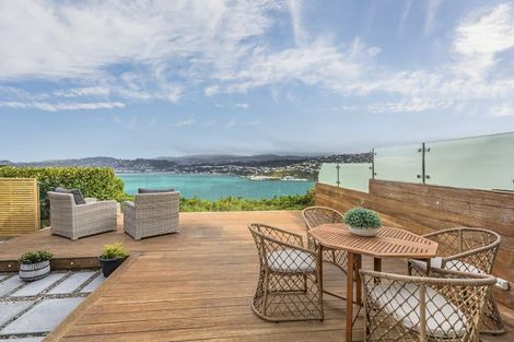 Photo of property in 5 Countess Close, Maupuia, Wellington, 6022