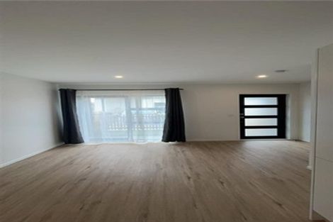 Photo of property in 64 Rauemi Way, Te Atatu South, Auckland, 0610