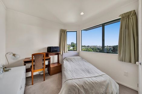 Photo of property in 3a Hillcrest Street, Glen Avon, New Plymouth, 4312