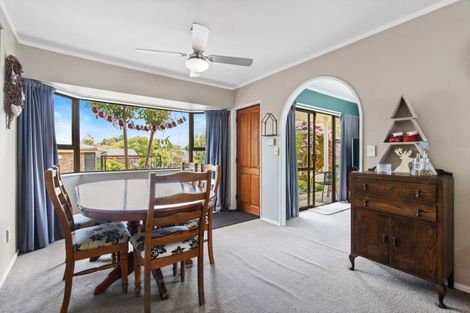 Photo of property in 28 Lansdowne Crescent, Glenview, Hamilton, 3206