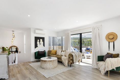 Photo of property in 2/127 Oceanbeach Road, Mount Maunganui, 3116