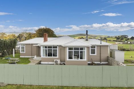 Photo of property in 7 Ovenden Street, Owaka, 9535