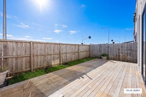 Photo of property in 9 Kairakau Street, Takanini, 2110