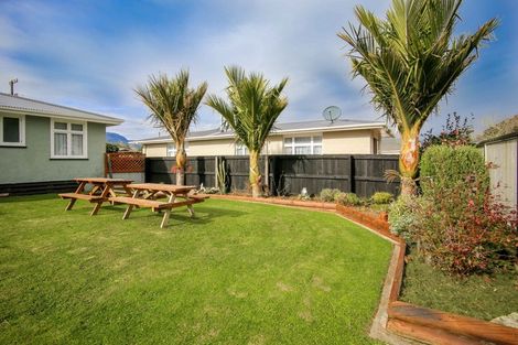 Photo of property in 4 Eastons Road, Westport, 7825