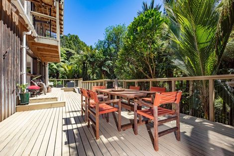 Photo of property in 40 Lone Kauri Road, Karekare, New Lynn, 0772