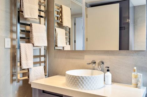 Photo of property in 2/10 Tagalad Road, Mission Bay, Auckland, 1071