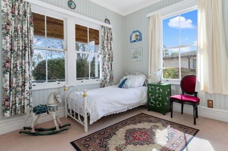 Photo of property in 90 Edgecumbe Road, Tauranga, 3110