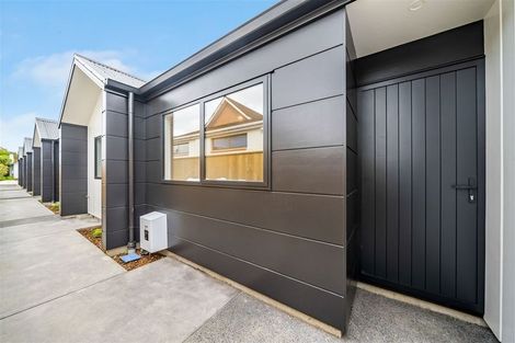 Photo of property in 5/6 Exchange Street, Ebdentown, Upper Hutt, 5018