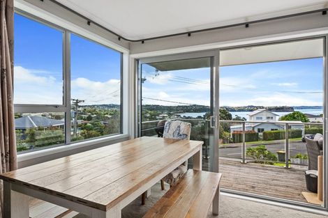Photo of property in 1 Tindalls Bay Road, Tindalls Beach, Whangaparaoa, 0930