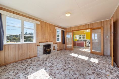 Photo of property in 5 Berkshire Grove, Cannons Creek, Porirua, 5024