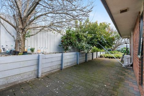 Photo of property in 9 Tussock Avenue, Mangere, Auckland, 2022