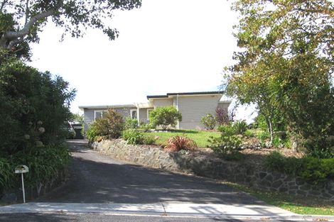 Photo of property in 37 Bayview Road, Browns Bay, Auckland, 0630