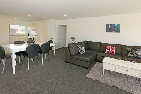 Photo of property in 15 Carlas Way, Ranui, Auckland, 0612