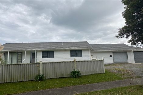 Photo of property in 2 Marram Way, Peka Peka, Waikanae, 5391