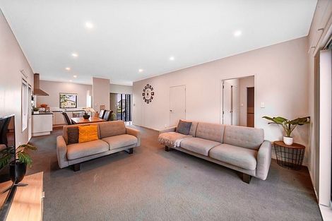 Photo of property in 18 Taiaapure Street, Weymouth, Auckland, 2103