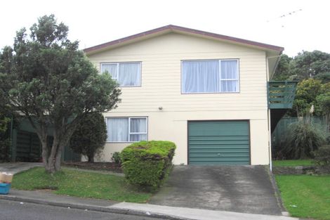 Photo of property in 75 Stewart Drive, Newlands, Wellington, 6037