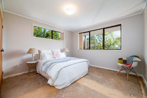 Photo of property in 2/84a Avonleigh Road, Green Bay, Auckland, 0604