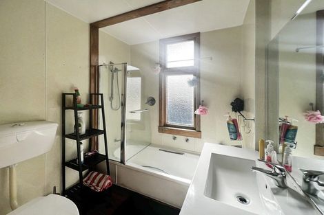 Photo of property in 7 Lyndhurst Street, Takaro, Palmerston North, 4412