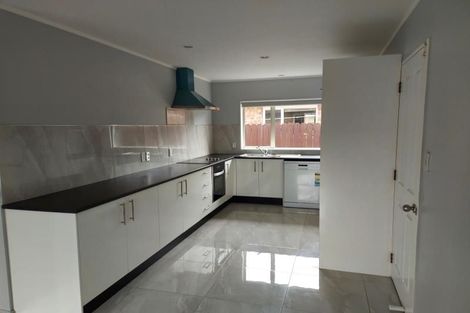 Photo of property in 100 Manuroa Road, Takanini, 2112