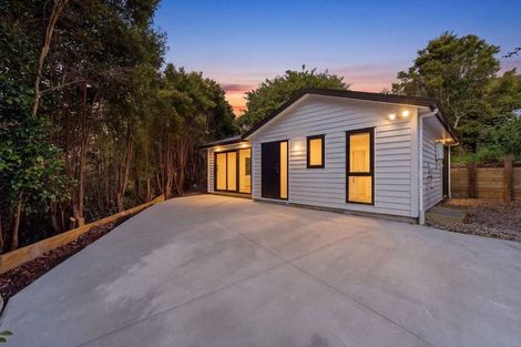 Photo of property in 13 Tower Hill, Stanmore Bay, Whangaparaoa, 0930