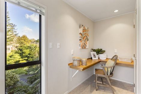 Photo of property in 24 Bert Wilson Place, Cockle Bay, Auckland, 2014